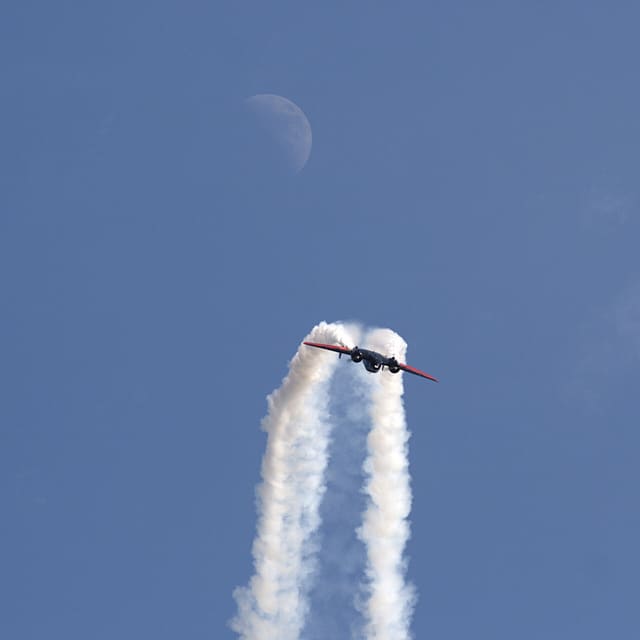 N9109R - Twin-engine aircraft