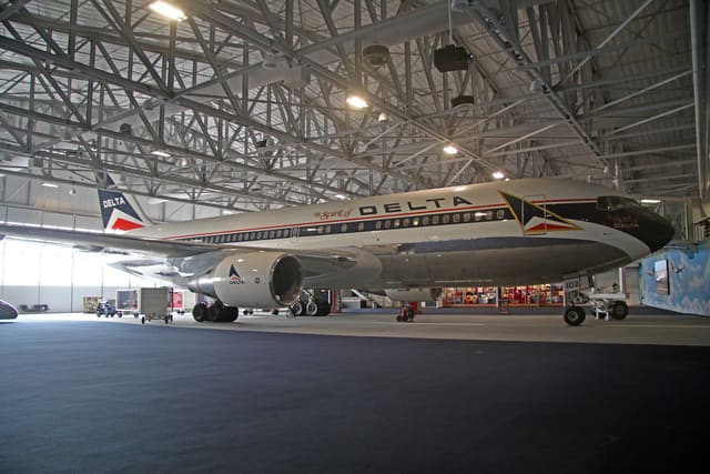 N102DA - Twin-engine aircraft