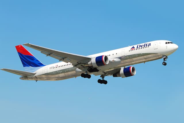 N394DL - Boeing