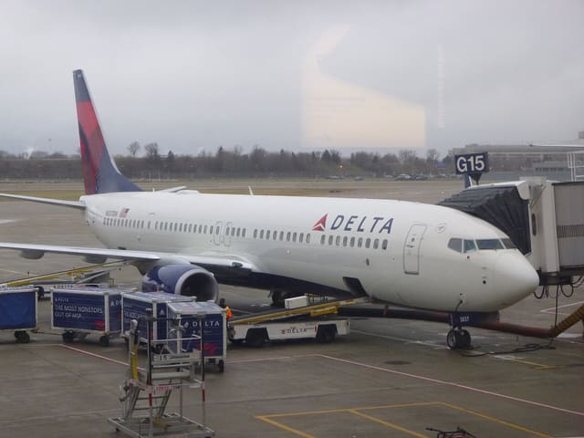 N837DN - Twin-engine aircraft