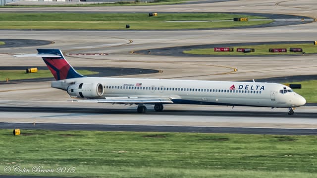 N906DA - Douglas