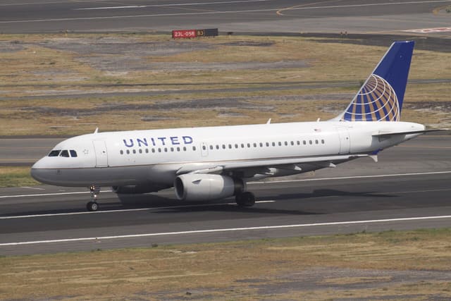 N838UA - Airbus