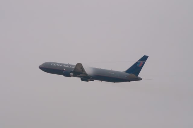 N672UA - Boeing
