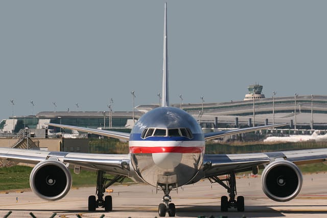 N393AN - Twin-engine aircraft