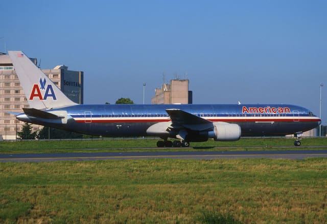 N381AN - Boeing