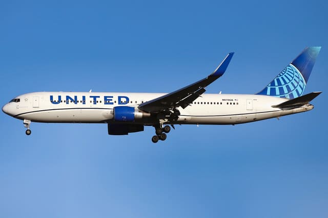 N670UA - Boeing