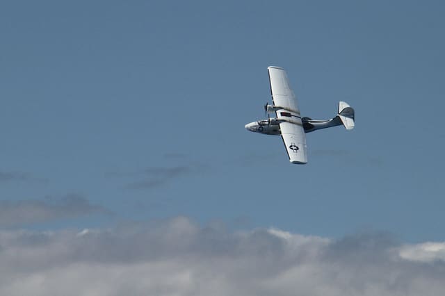  - Twin-engine aircraft
