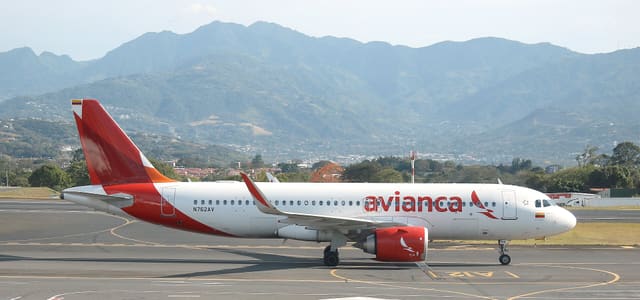 N762AV - Airbus