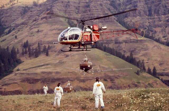 N8237 - Helicopter