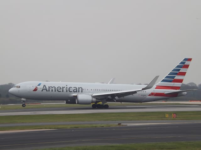 N348AN - Twin-engine aircraft