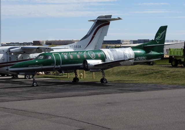 N280KL - Twin-engine aircraft
