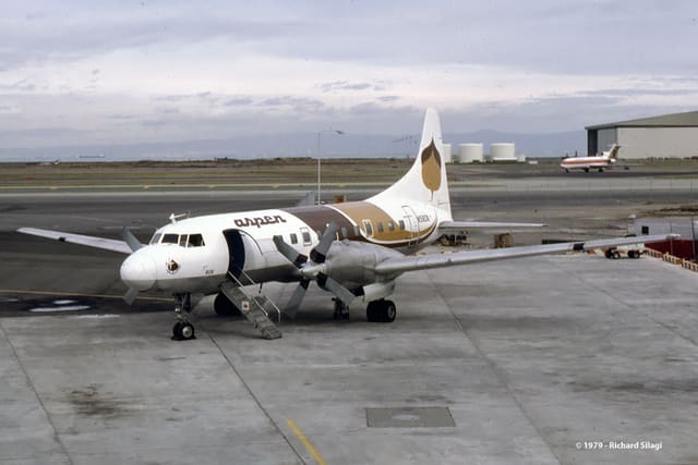 N5808 - Twin-engine aircraft