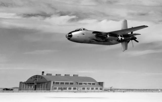  - Twin-engine aircraft