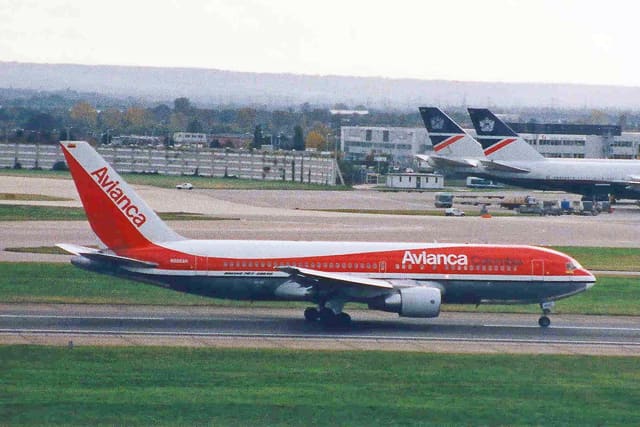 N988AN - Twin-engine aircraft