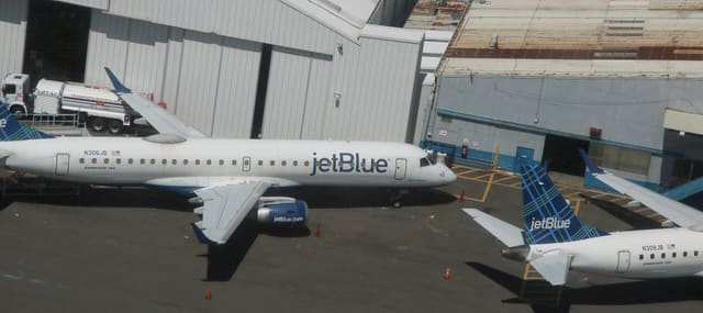 N306JB - Embraer