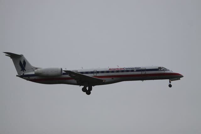 N295SK - Twin-engine aircraft