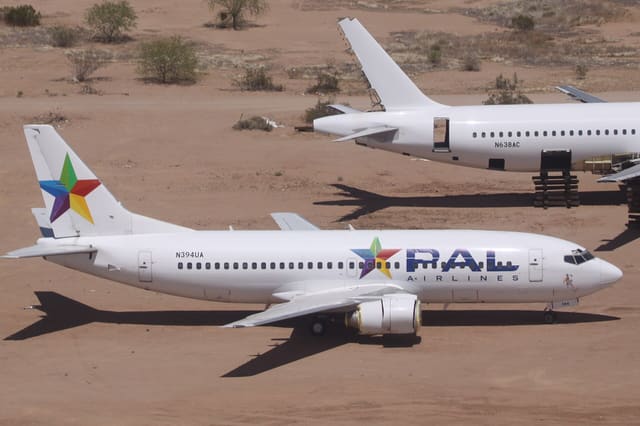 N394UA - Boeing