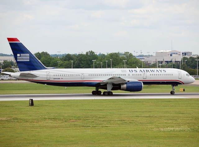 N941UW - Twin-engine aircraft