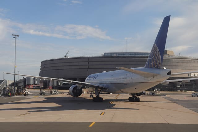 N782UA - Boeing