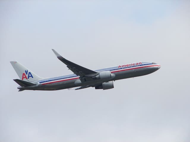 N39364 - Twin-engine aircraft