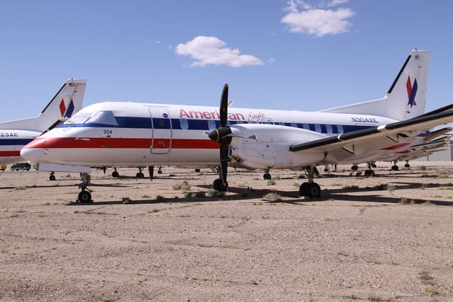 N304AE - Twin-engine aircraft