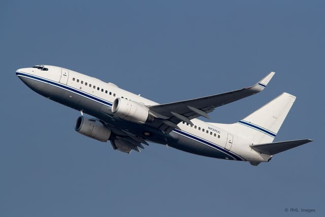 N737CC - Twin-engine aircraft