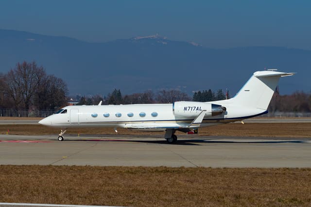 N717AL - Business jet