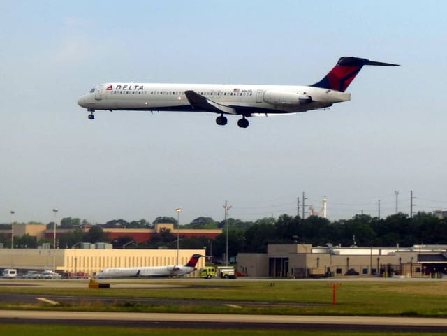 N962DL - Aircraft
