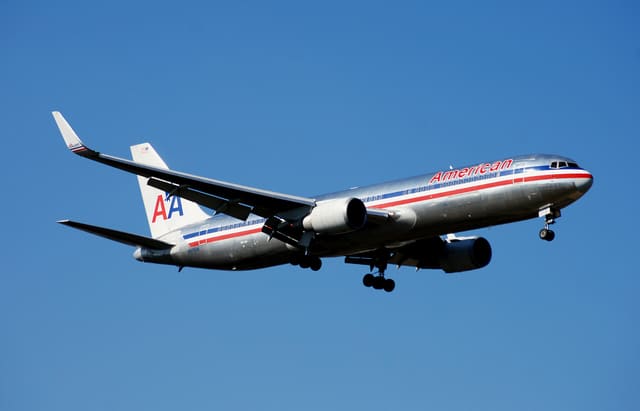 N377AN - Twin-engine aircraft