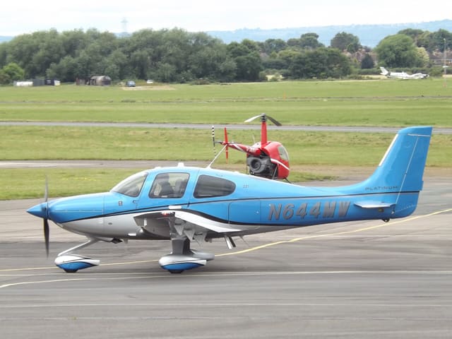 N644MW - Cirrus