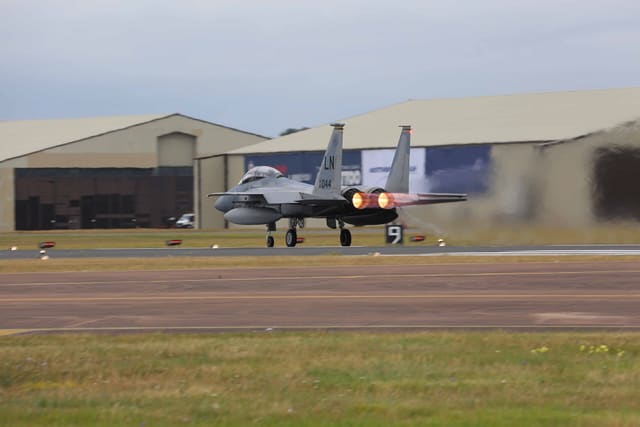  - Twin-engine aircraft