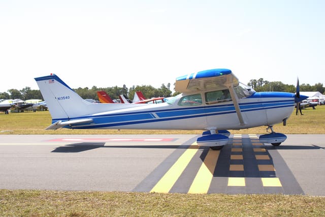 N13540 - Single-engine aircraft