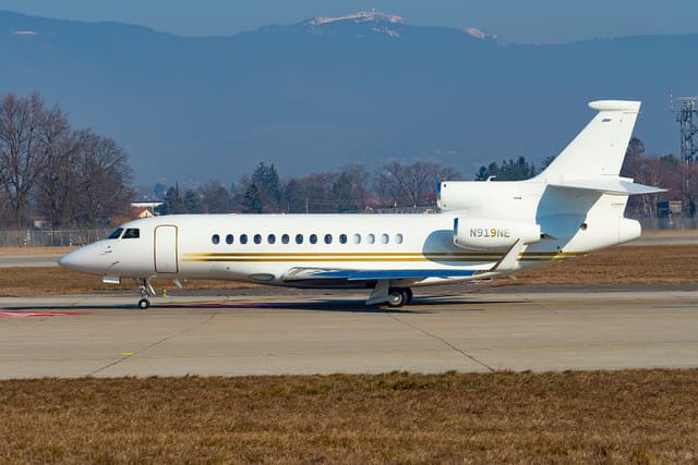 N919NE - Business jet