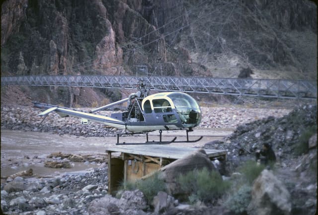 N90486 - Helicopter