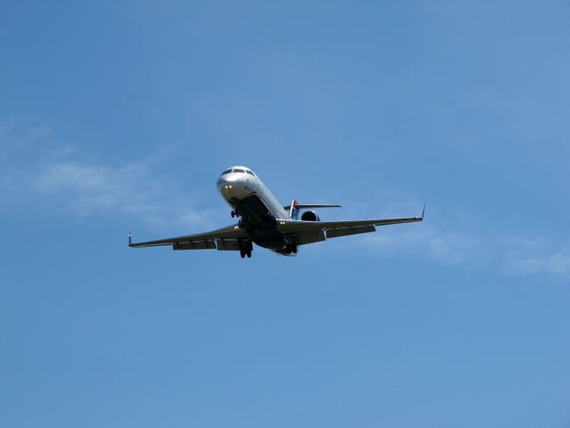 N202PS - Twin-engine aircraft