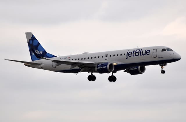 N323JB - Embraer
