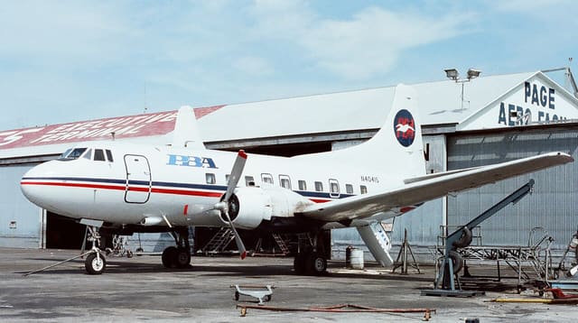 N40415 - Twin-engine aircraft