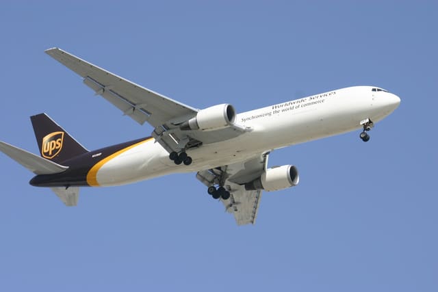 N328UP - Boeing