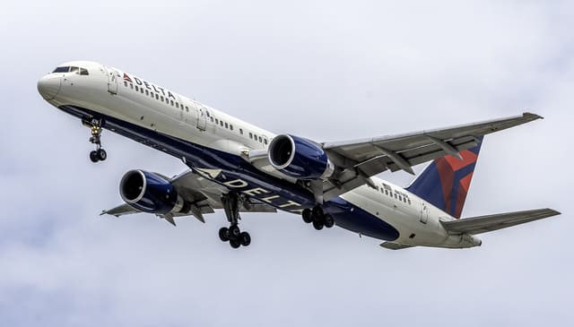 N676DL - Boeing