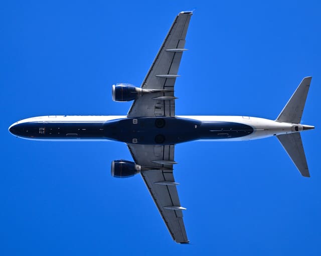 N274JB - Twin-engine aircraft