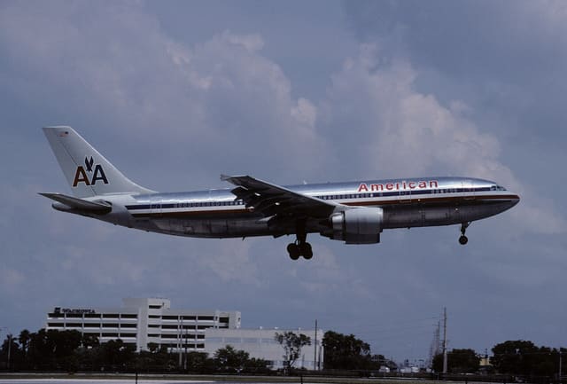 N77080 - Douglas