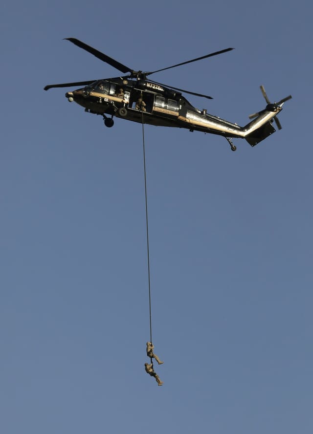 N72760 - Helicopter