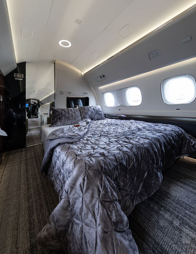 N727EE - Business jet