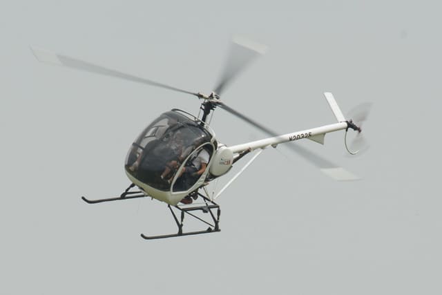 N2032S - Helicopter