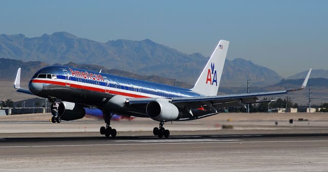 N672AA - Twin-engine aircraft