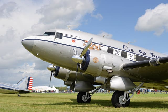 N8336C - Twin-engine aircraft