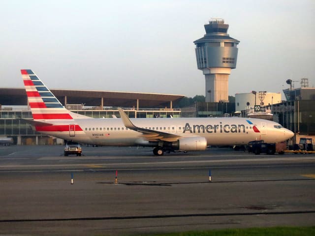 N983AN - Twin-engine aircraft