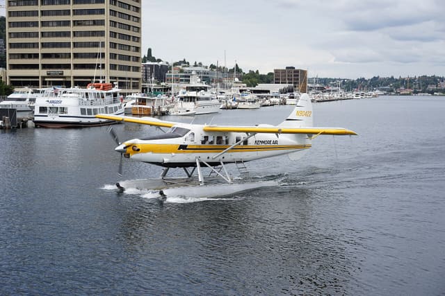 N90422 - De Havilland