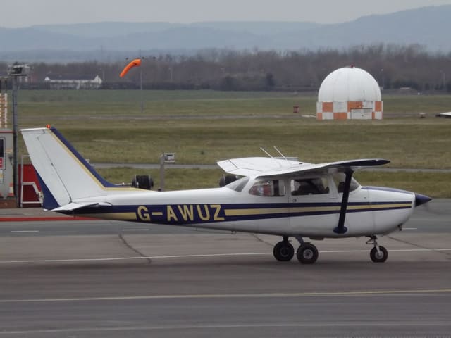 G-AWUZ - Cessna