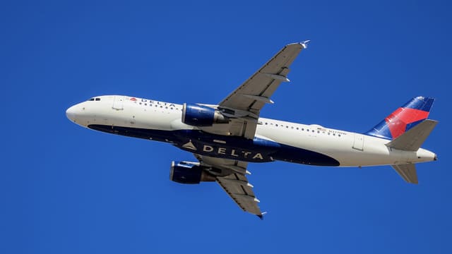 N377NW - Twin-engine aircraft